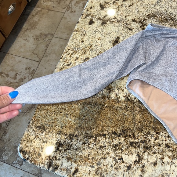 KORTNI JEANE womens size M swimsuit tie-up-front bottoms in gray. - Picture 4 of 10